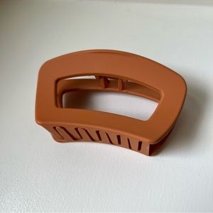 NWOT Anthropologie Claw Clip in Tan Brown